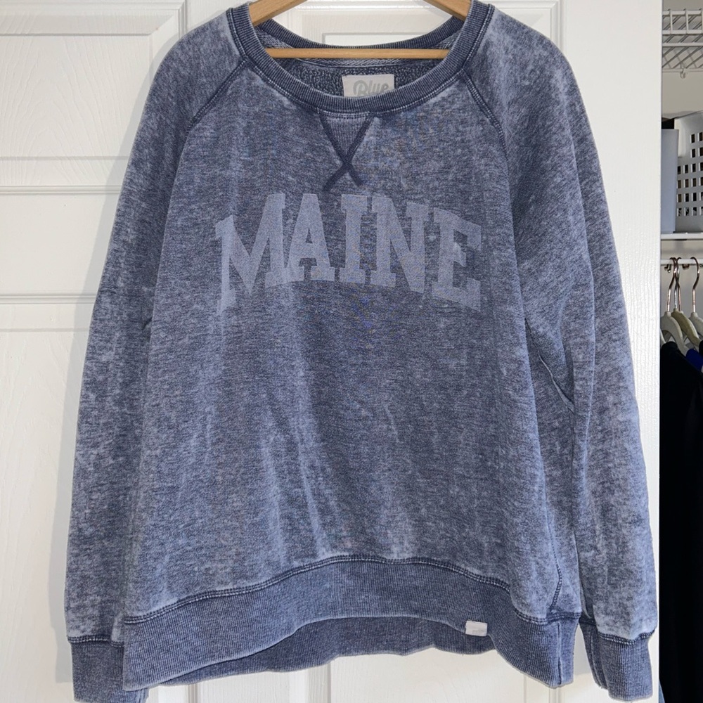 Comfy Maine sweatshirt